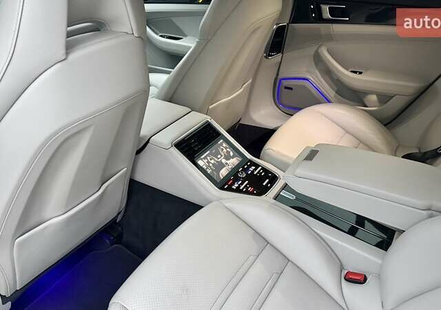 Серый Порше Панамера, объемом двигателя 2.89 л и пробегом 67 тыс. км за 65000 $, фото 8 на Automoto.ua