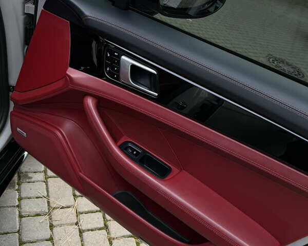 Серый Порше Панамера, объемом двигателя 2.9 л и пробегом 72 тыс. км за 68000 $, фото 25 на Automoto.ua