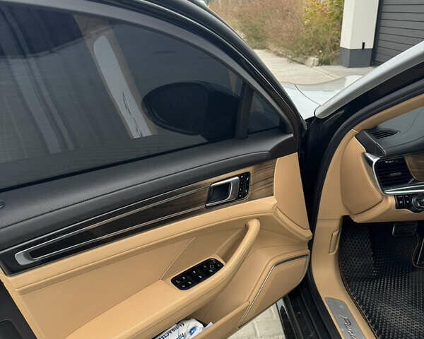 Порше Panamera 2017 у Києві на Automoto.ua Сірий Порше Panamera, об'ємом двигуна 2.89 л та пробігом 120 тис. км за 59500 $, фото 13 на Automoto.ua