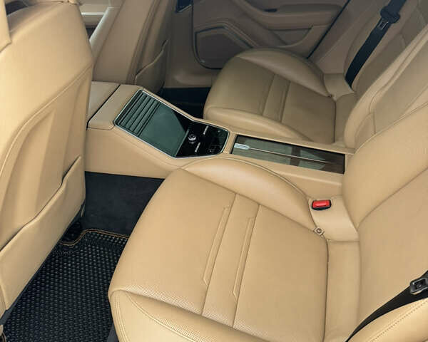 Порше Panamera 2017 у Києві на Automoto.ua Сірий Порше Panamera, об'ємом двигуна 2.89 л та пробігом 120 тис. км за 59500 $, фото 11 на Automoto.ua