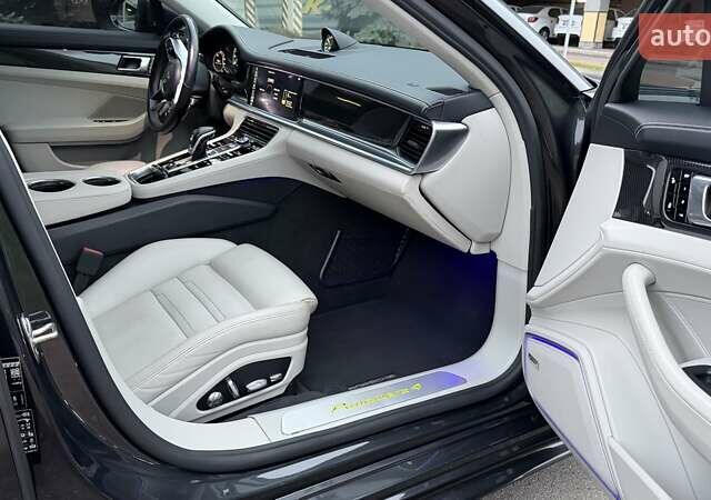 Серый Порше Панамера, объемом двигателя 2.89 л и пробегом 67 тыс. км за 65000 $, фото 7 на Automoto.ua