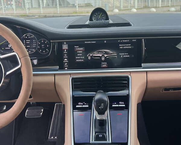 Серый Порше Панамера, объемом двигателя 2.89 л и пробегом 114 тыс. км за 49850 $, фото 3 на Automoto.ua