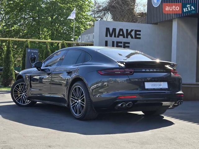 Серый Порше Панамера, объемом двигателя 2.89 л и пробегом 135 тыс. км за 47000 $, фото 1 на Automoto.ua