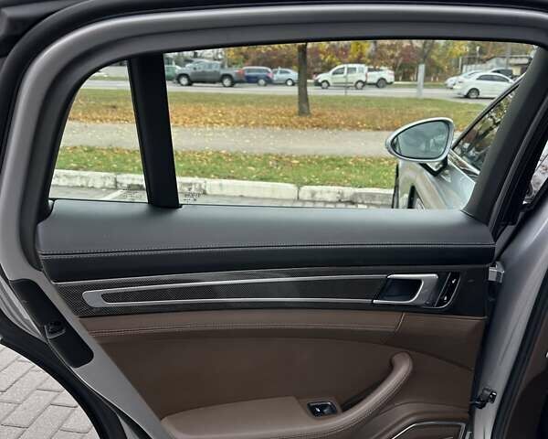 Сірий Порше Panamera, об'ємом двигуна 2.89 л та пробігом 65 тис. км за 79900 $, фото 39 на Automoto.ua