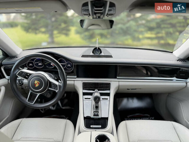 Сірий Порше Panamera, об'ємом двигуна 3 л та пробігом 72 тис. км за 55000 $, фото 10 на Automoto.ua