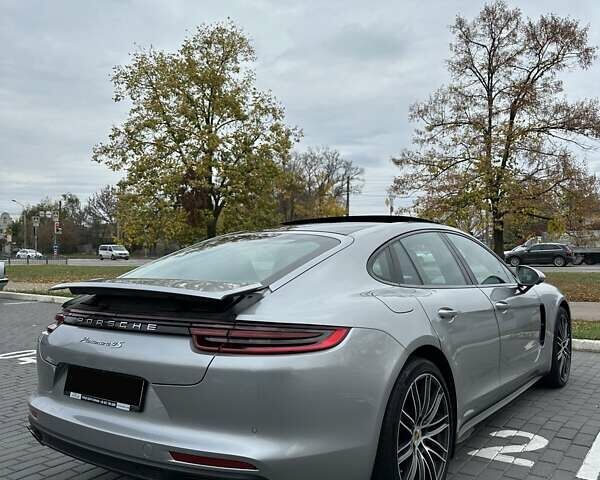 Сірий Порше Panamera, об'ємом двигуна 2.89 л та пробігом 65 тис. км за 79900 $, фото 20 на Automoto.ua