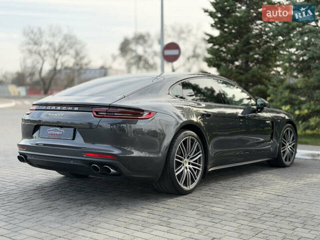Сірий Порше Panamera, об'ємом двигуна 3 л та пробігом 72 тис. км за 55000 $, фото 24 на Automoto.ua