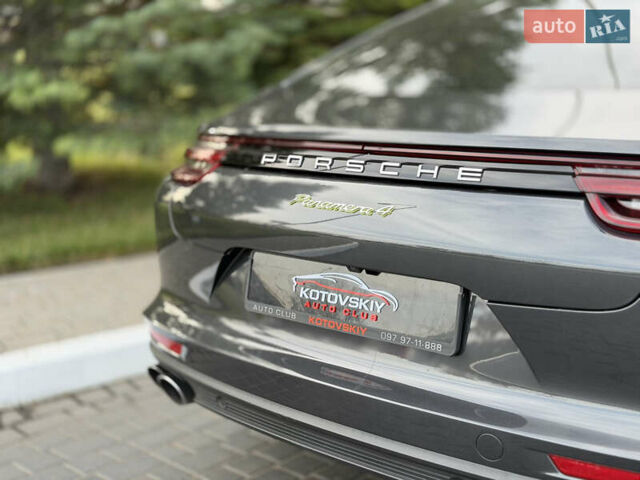 Сірий Порше Panamera, об'ємом двигуна 3 л та пробігом 72 тис. км за 55000 $, фото 29 на Automoto.ua