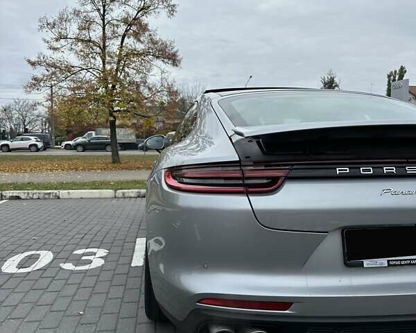 Сірий Порше Panamera, об'ємом двигуна 2.89 л та пробігом 65 тис. км за 79900 $, фото 16 на Automoto.ua