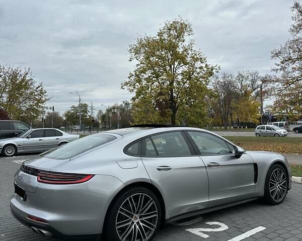 Сірий Порше Panamera, об'ємом двигуна 2.89 л та пробігом 65 тис. км за 79900 $, фото 8 на Automoto.ua