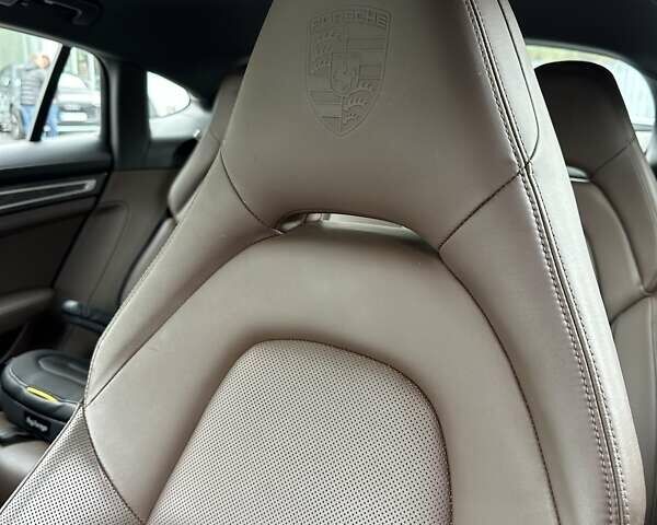 Сірий Порше Panamera, об'ємом двигуна 2.89 л та пробігом 65 тис. км за 79900 $, фото 43 на Automoto.ua
