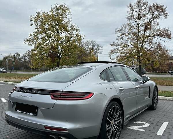 Сірий Порше Panamera, об'ємом двигуна 2.89 л та пробігом 65 тис. км за 79900 $, фото 7 на Automoto.ua