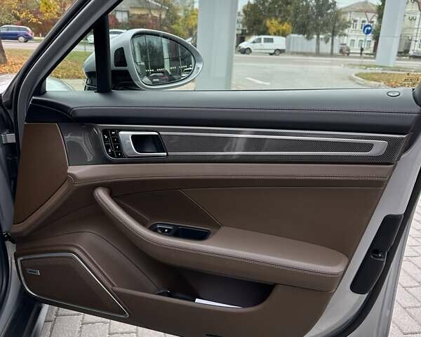 Сірий Порше Panamera, об'ємом двигуна 2.89 л та пробігом 65 тис. км за 79900 $, фото 29 на Automoto.ua