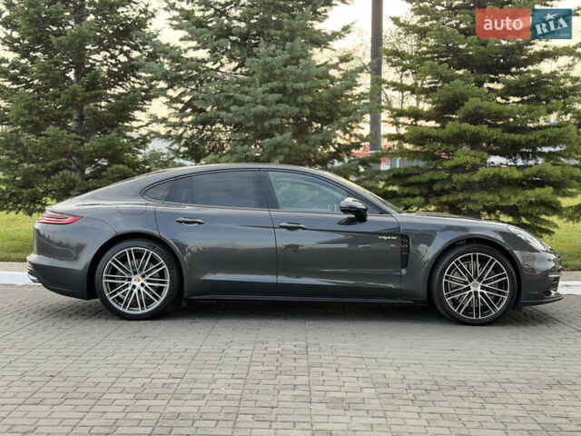 Сірий Порше Panamera, об'ємом двигуна 3 л та пробігом 72 тис. км за 55000 $, фото 26 на Automoto.ua