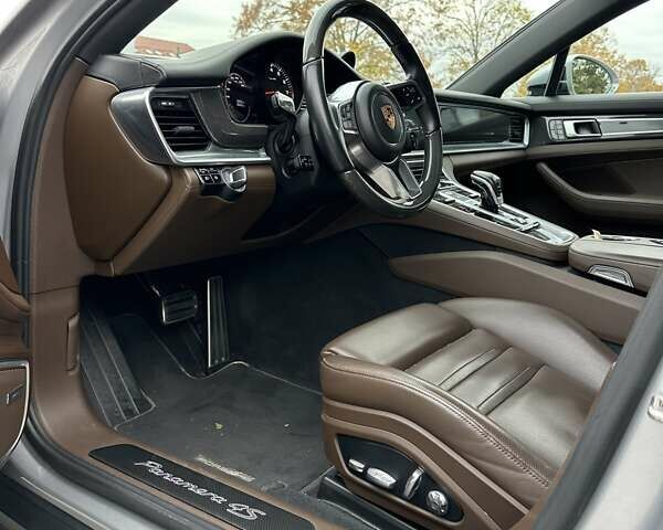 Сірий Порше Panamera, об'ємом двигуна 2.89 л та пробігом 65 тис. км за 79900 $, фото 40 на Automoto.ua