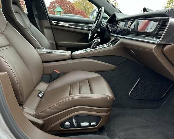 Сірий Порше Panamera, об'ємом двигуна 2.89 л та пробігом 65 тис. км за 79900 $, фото 31 на Automoto.ua
