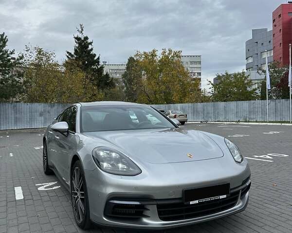Сірий Порше Panamera, об'ємом двигуна 2.89 л та пробігом 65 тис. км за 79900 $, фото 4 на Automoto.ua