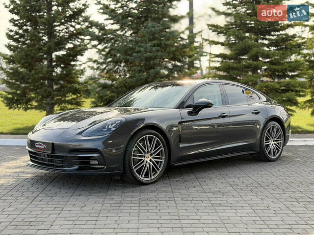 Сірий Порше Panamera, об'ємом двигуна 3 л та пробігом 72 тис. км за 55000 $, фото 1 на Automoto.ua