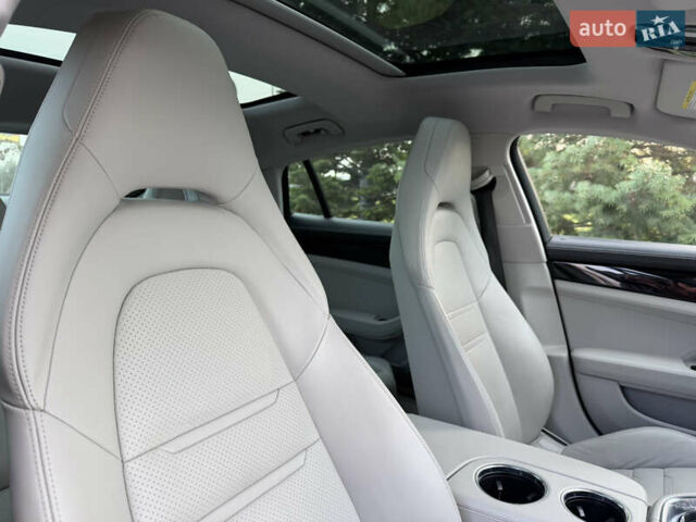 Сірий Порше Panamera, об'ємом двигуна 3 л та пробігом 72 тис. км за 55000 $, фото 18 на Automoto.ua