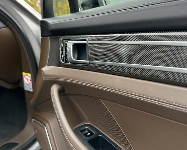 Сірий Порше Panamera, об'ємом двигуна 2.89 л та пробігом 65 тис. км за 79900 $, фото 32 на Automoto.ua