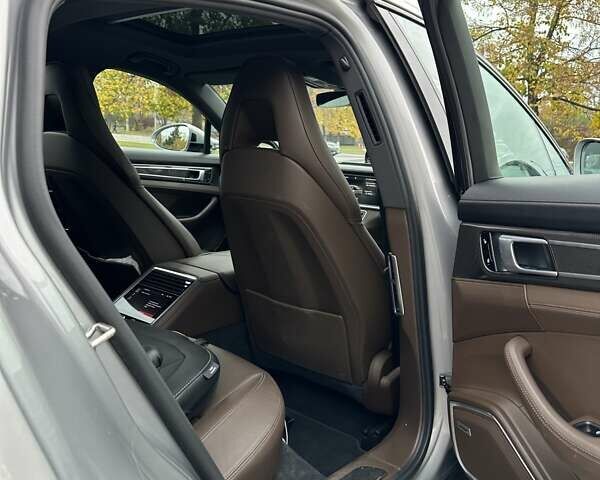 Сірий Порше Panamera, об'ємом двигуна 2.89 л та пробігом 65 тис. км за 79900 $, фото 35 на Automoto.ua