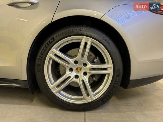 Серый Порше Панамера, объемом двигателя 2.89 л и пробегом 44 тыс. км за 80057 $, фото 18 на Automoto.ua
