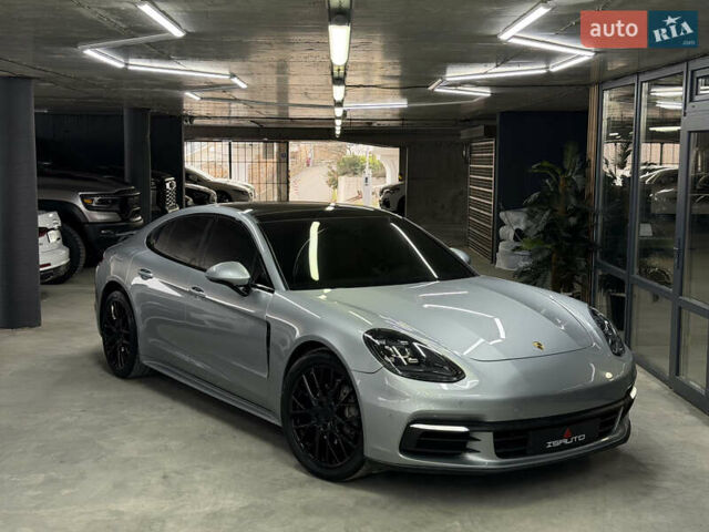 Сірий Порше Panamera, об'ємом двигуна 3 л та пробігом 62 тис. км за 54500 $, фото 1 на Automoto.ua