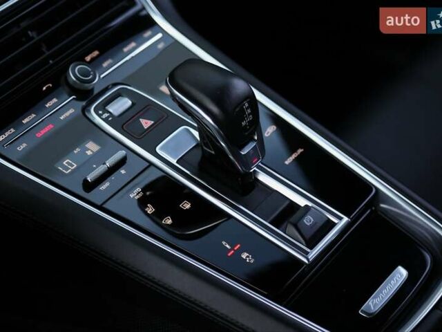 Сірий Порше Panamera, об'ємом двигуна 2.89 л та пробігом 84 тис. км за 92000 $, фото 34 на Automoto.ua