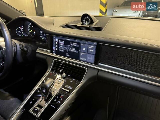 Серый Порше Панамера, объемом двигателя 2.89 л и пробегом 44 тыс. км за 80057 $, фото 48 на Automoto.ua