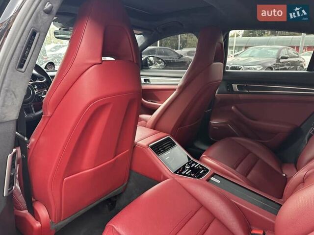 Сірий Порше Panamera, об'ємом двигуна 4 л та пробігом 63 тис. км за 79999 $, фото 26 на Automoto.ua