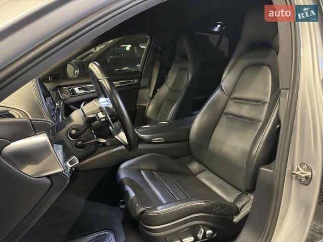 Серый Порше Панамера, объемом двигателя 2.89 л и пробегом 44 тыс. км за 80057 $, фото 26 на Automoto.ua