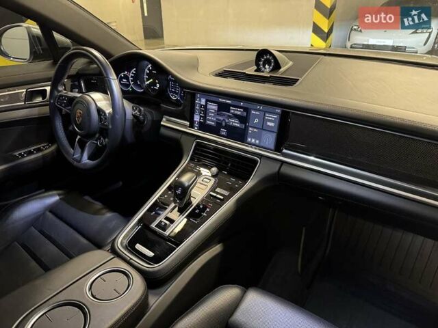 Серый Порше Панамера, объемом двигателя 2.89 л и пробегом 44 тыс. км за 80057 $, фото 47 на Automoto.ua