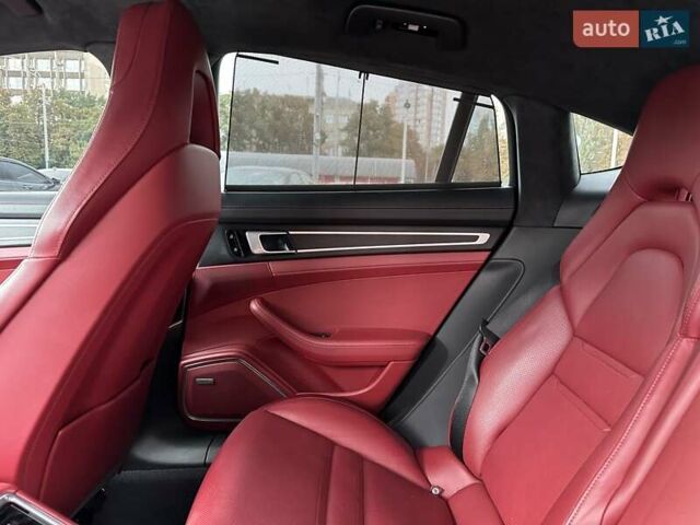Сірий Порше Panamera, об'ємом двигуна 4 л та пробігом 63 тис. км за 79999 $, фото 30 на Automoto.ua