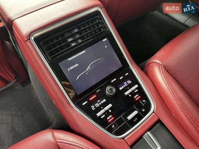 Сірий Порше Panamera, об'ємом двигуна 4 л та пробігом 63 тис. км за 79999 $, фото 31 на Automoto.ua