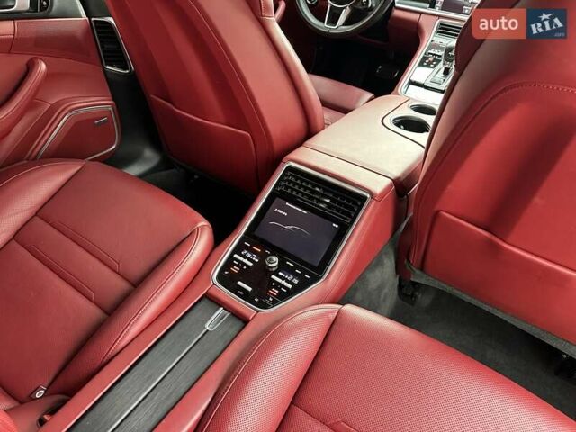 Сірий Порше Panamera, об'ємом двигуна 4 л та пробігом 63 тис. км за 79999 $, фото 24 на Automoto.ua