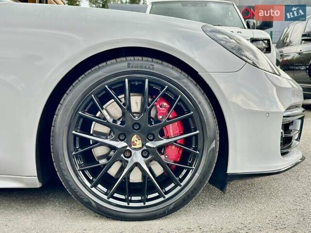 Сірий Порше Panamera, об'ємом двигуна 4 л та пробігом 63 тис. км за 79999 $, фото 11 на Automoto.ua