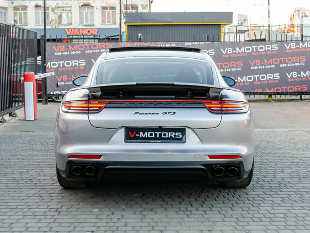 Сірий Порше Panamera, об'ємом двигуна 4 л та пробігом 30 тис. км за 99000 $, фото 9 на Automoto.ua