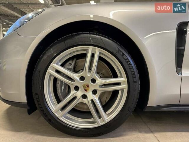 Серый Порше Панамера, объемом двигателя 2.89 л и пробегом 44 тыс. км за 80057 $, фото 17 на Automoto.ua