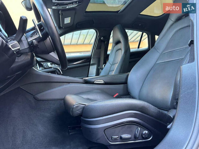 Серый Порше Панамера, объемом двигателя 2.89 л и пробегом 62 тыс. км за 85000 $, фото 10 на Automoto.ua