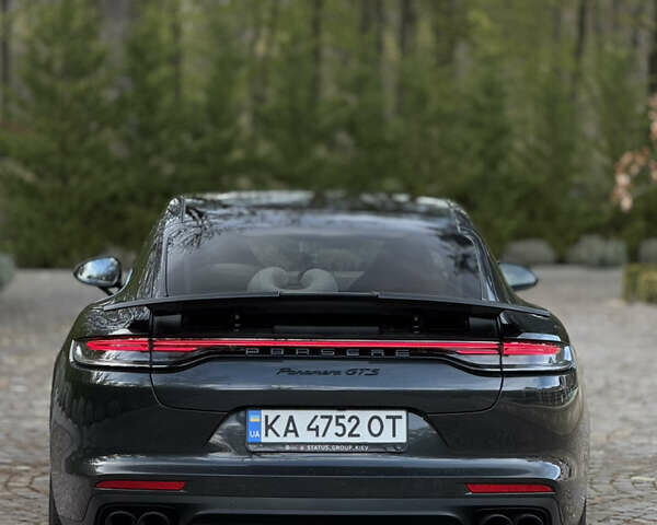 Сірий Порше Panamera, об'ємом двигуна 4 л та пробігом 80 тис. км за 92000 $, фото 4 на Automoto.ua