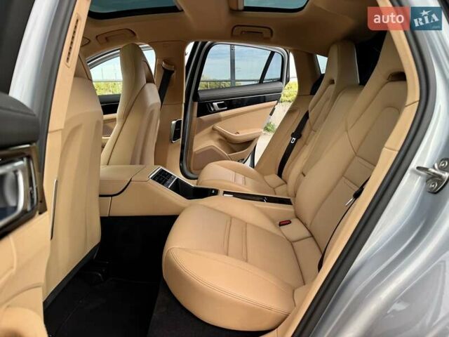 Сірий Порше Panamera, об'ємом двигуна 2.9 л та пробігом 52 тис. км за 83500 $, фото 41 на Automoto.ua