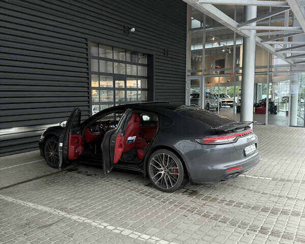 Сірий Порше Panamera, об'ємом двигуна 4 л та пробігом 80 тис. км за 92000 $, фото 7 на Automoto.ua