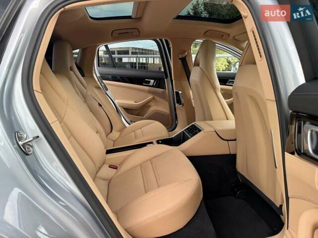 Сірий Порше Panamera, об'ємом двигуна 2.9 л та пробігом 52 тис. км за 83500 $, фото 48 на Automoto.ua