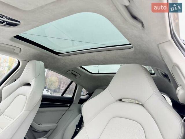 Серый Порше Панамера, объемом двигателя 4 л и пробегом 9 тыс. км за 154999 $, фото 26 на Automoto.ua