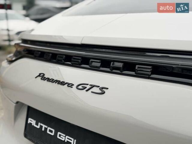 Серый Порше Панамера, объемом двигателя 4 л и пробегом 9 тыс. км за 154999 $, фото 38 на Automoto.ua