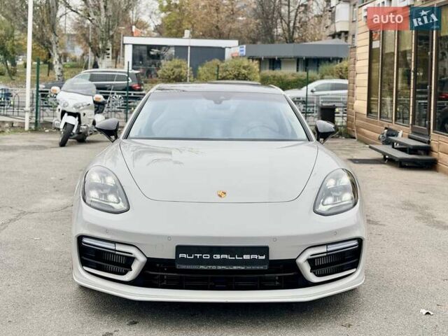 Серый Порше Панамера, объемом двигателя 4 л и пробегом 9 тыс. км за 154999 $, фото 1 на Automoto.ua