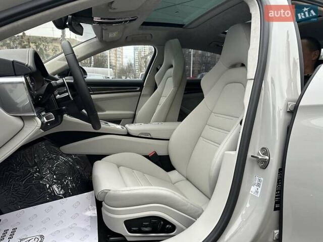 Серый Порше Панамера, объемом двигателя 4 л и пробегом 8 тыс. км за 155555 $, фото 18 на Automoto.ua