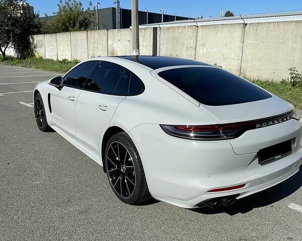 Сірий Порше Panamera, об'ємом двигуна 2.89 л та пробігом 8 тис. км за 143000 $, фото 3 на Automoto.ua