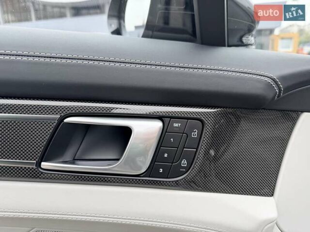 Серый Порше Панамера, объемом двигателя 4 л и пробегом 9 тыс. км за 154999 $, фото 28 на Automoto.ua