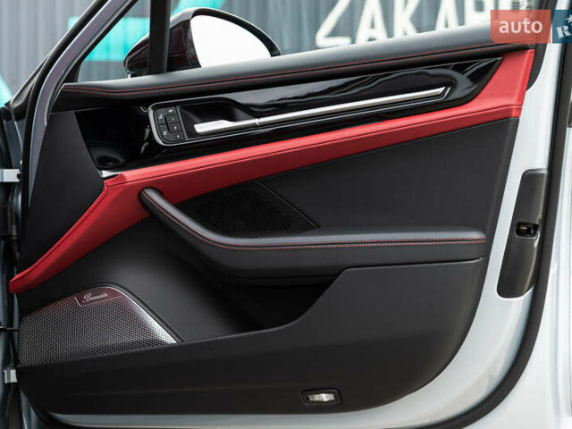 Серый Порше Панамера, объемом двигателя 4 л и пробегом 4 тыс. км за 325000 $, фото 45 на Automoto.ua